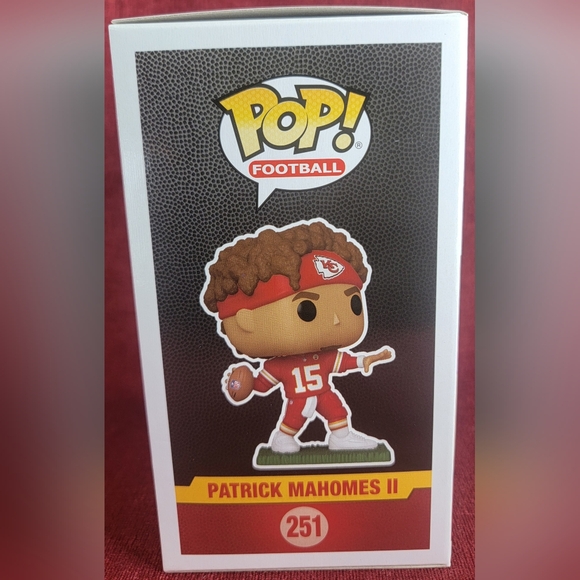 Patrick Mahomes II funko # 251 (nib) With pop protector - Picture 6 of 7